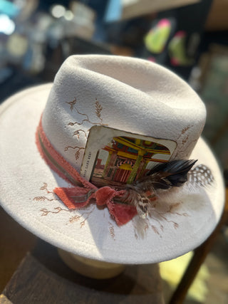 Assorted hat with Litho card, ribbon and feathers