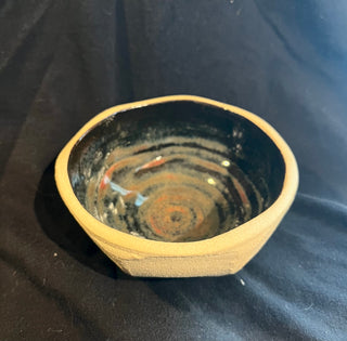 Small bowl (rustic exterior)