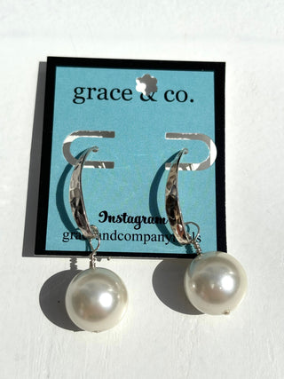 Large Pearl w/Hammered Sterling Silver Earwires