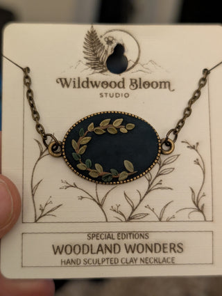 Woodland Wonders Oval Vines