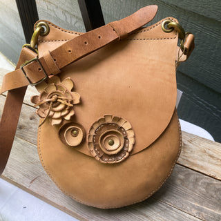 Round Saddlebag - Natural w/Floral Applique