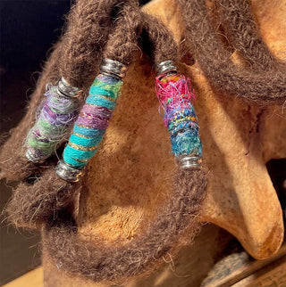 BUFFALO WRISTBAND; stretchy cord with Fabric Bead accent